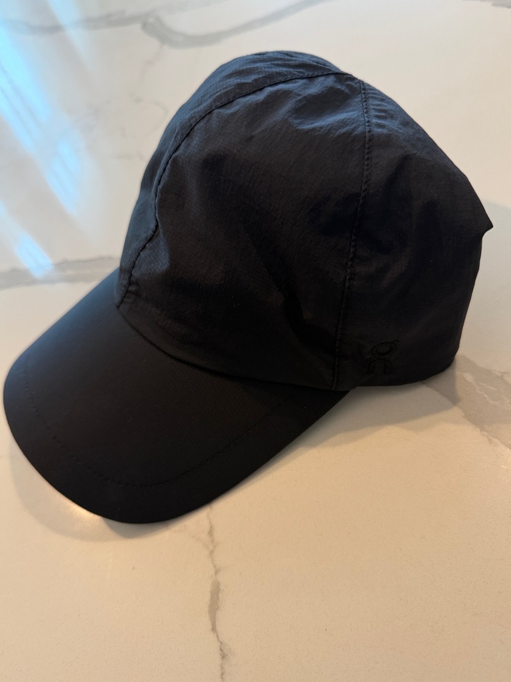 On Cloud Running — On Cap — Unisex Black Lightweight Performance